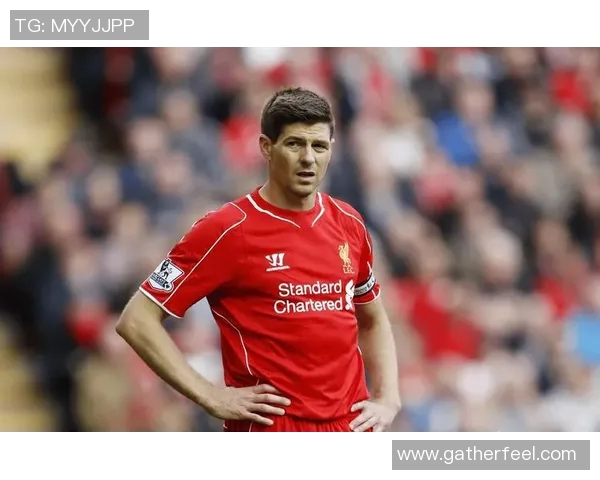 全球足球超级球星薪资揭秘 谁是收入最高的球员及其背后的财富故事 全球足球超级球星薪资揭秘 谁是收入最高的球员及其背后的财富故事