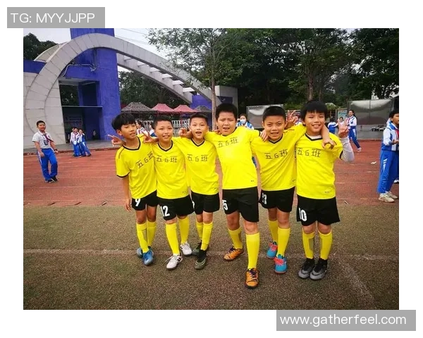 广州足球星崛起之路：年轻球员的梦想与挑战