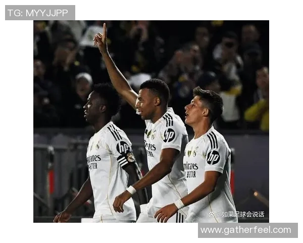 足球球星合影高清欣赏，震撼呈现飒爽英姿