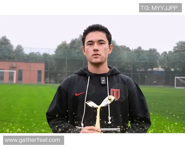 2003年左右出生的足球新星崛起：未来巨星的成长轨迹与潜力分析