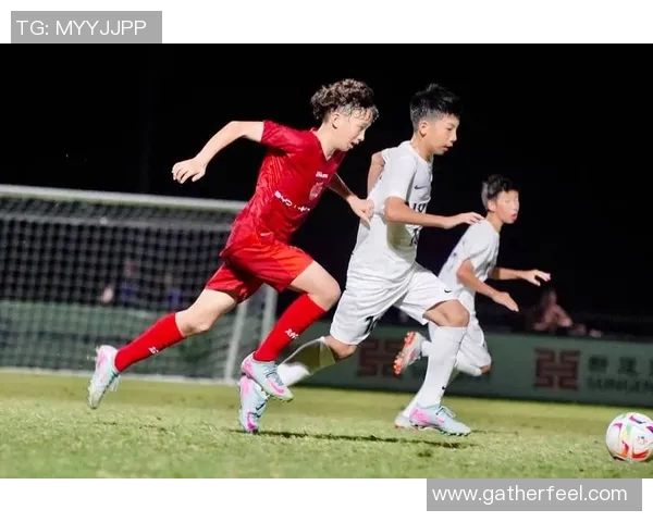 中国足球鞋助力国际巨星崭露锋芒 哪位球星成为足坛新宠